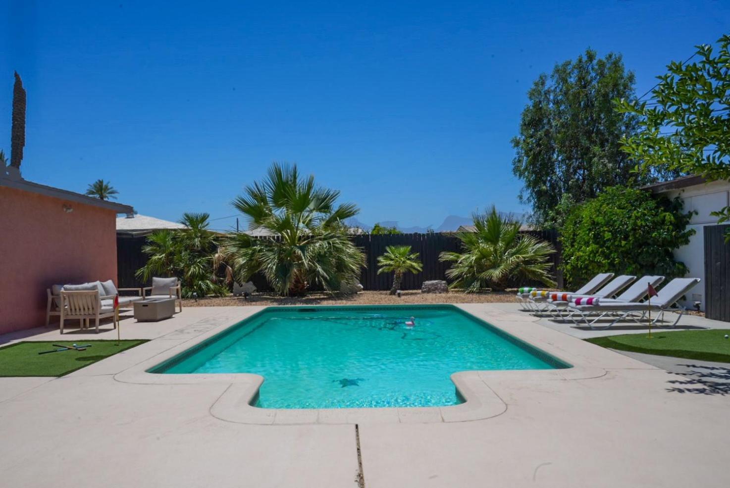 The Pink Cactus - Desert Retreat - Luxe Pool, Golf & Game Room Индио Экстерьер фото