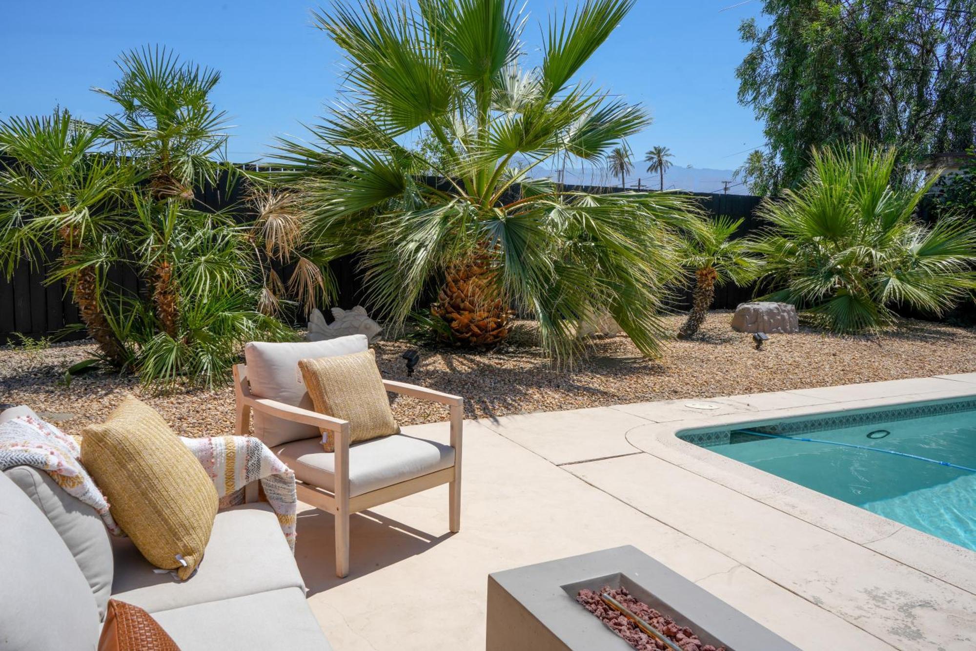 The Pink Cactus - Desert Retreat - Luxe Pool, Golf & Game Room Индио Экстерьер фото